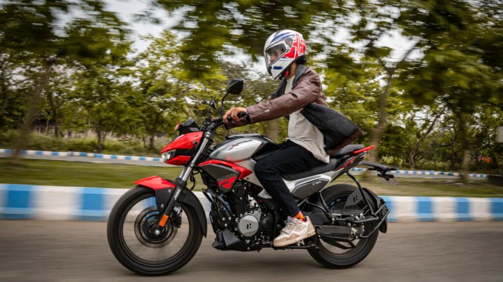 Hero Xtreme 125R rider cruising on highway