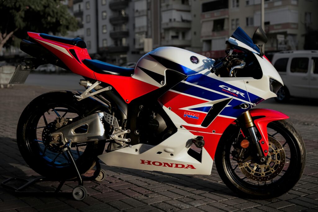 Honda CBR 650R का स्पोर्टी और एग्रेसिव डिज़ाइन